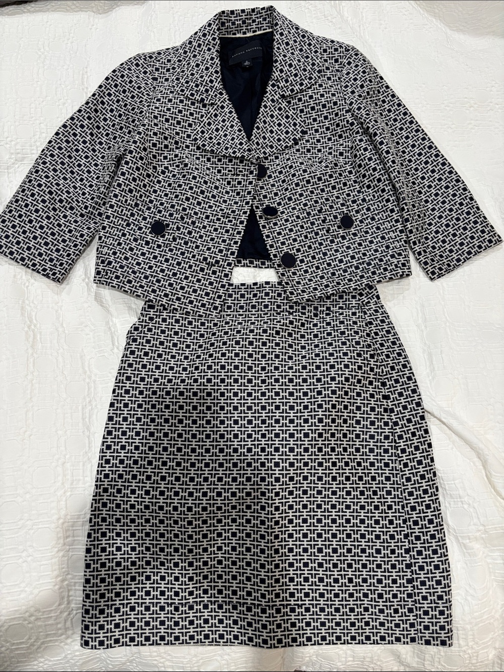 Banana Republic Navy & White Geometric Silk Blend Suit 0